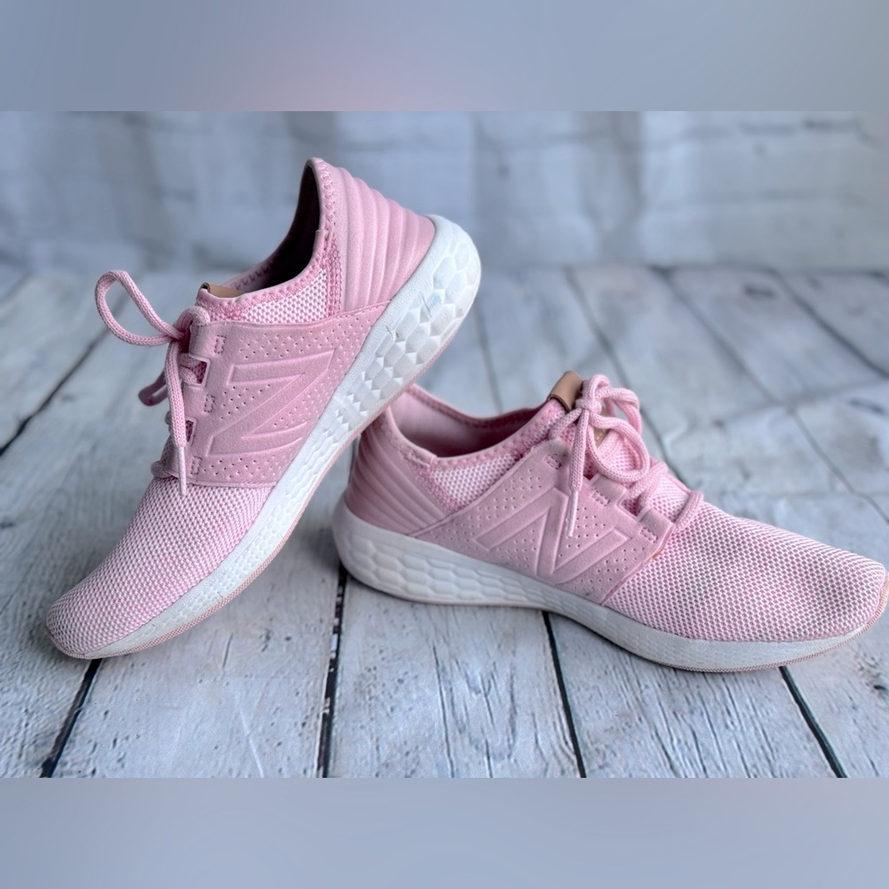 New Balance Kid’s Fresh Foam Cruz V2 Running Shoe Himalayan Pink Kid Size 5 💗
